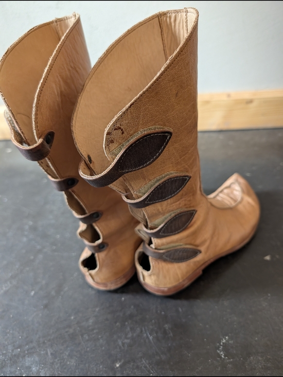 cydwoq Shoes - Women's Cydwoq Custom Leather Mid-Calf Boots with Leaf Strap Accents